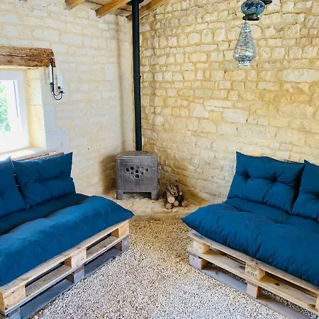 Gite Des Ruches - Peaceful & Homely With Shared Pool Appartement Chives