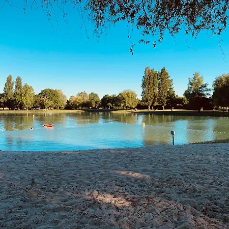 Gite Des Ruches - Peaceful & Homely With Shared Pool * Chives