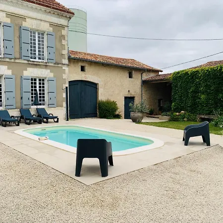 Gite Des Ruches - Peaceful & Homely With Shared Pool * Chives
