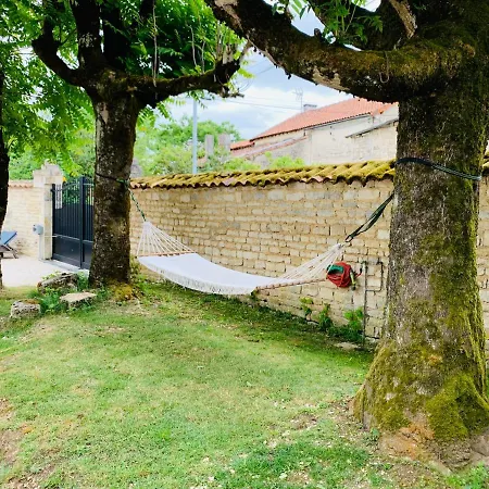Gite Des Ruches - Peaceful & Homely With Shared Pool * Chives