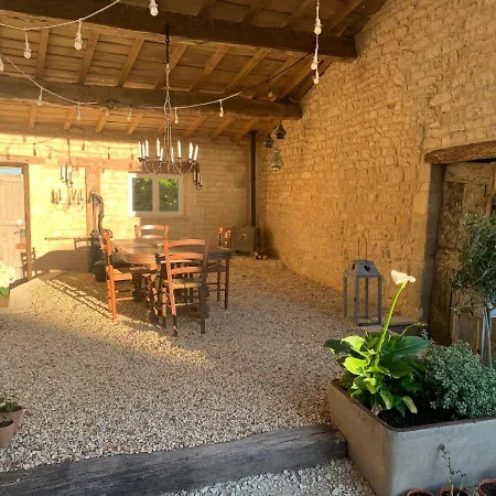 Gite Des Ruches - Peaceful & Homely With Shared Pool